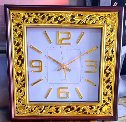 QUARTZ WALL CLOCK